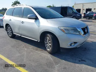 2015 Nissan Pathfinder SL z VIN 5N1AR2MNXFC617601, wystawiony jako IAAI lot #42335005 z przebiegiem 121 903 mil mil oraz . Historia ofert i sprzedaży dostępna na DreamBid. Obrazek 1.
