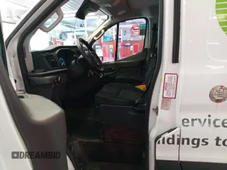 2020 Ford Transit z VIN 1FTBR1YG6LKA35821, wystawiony jako IAAI lot #42696273 z przebiegiem 86 896 mil mil oraz . Historia ofert i sprzedaży dostępna na DreamBid. Obrazek 1.