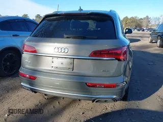 2023 Audi Q5 S line Premium Plus z VIN WA1EAAFY1P2061050, wystawiony jako IAAI lot #41598919 z przebiegiem 29 197 mil mil oraz . Historia ofert i sprzedaży dostępna na DreamBid. Obrazek 16.