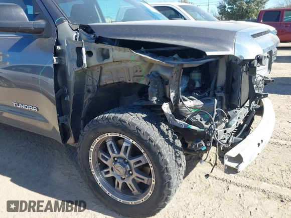 2018 Toyota Tundra 2WD SR5 with VIN 5TFEM5F10JX133762, listed as a IAAI auction lot 41411166 with 80,310 mi miles. Bid and sale history available at carsss.com. Image 18.
