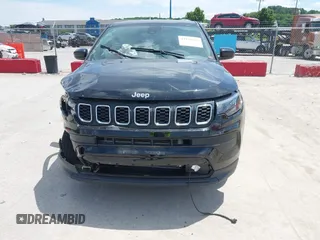 2024 Jeep Compass Sport z VIN 3C4NJDAN5RT105556, wystawiony jako IAAI lot #42335647 z przebiegiem 14 747 mil mil oraz . Historia ofert i sprzedaży dostępna na DreamBid. Obrazek 12.