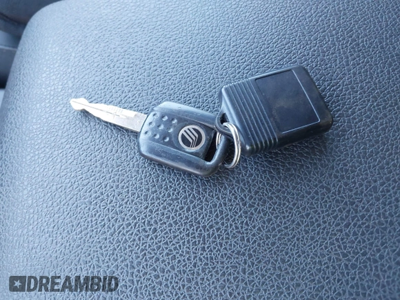 2007 Mercury Mountaineer z VIN 4M2EU47E67UJ01656, wystawiony jako IAAI lot #41263945 z przebiegiem 158 219 mil mil oraz . Historia ofert i sprzedaży dostępna na DreamBid. Obrazek 11.