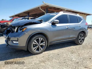 2017 Nissan Rogue SL z VIN 5N1AT2MT7HC866196, wystawiony jako Copart lot #49302405 z przebiegiem 83 521 mil mil oraz Szkoda całkowita • Salvage title. Historia ofert i sprzedaży dostępna na DreamBid. Obrazek 1.