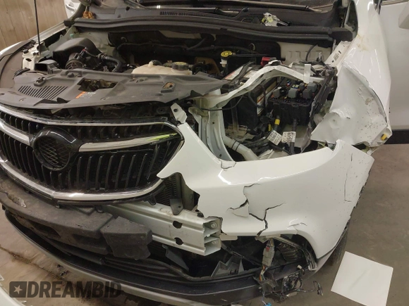 2018 Buick Encore Preferred with VIN KL4CJESB7JB596133, listed as a IAAI auction lot 41085078 with 99,000 mi miles. Bid and sale history available at carsss.com. Image 6.