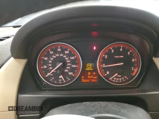 2013 BMW X1 xDrive28i z VIN WBAVL1C59DVR90212, wystawiony jako Copart lot #55884405 z przebiegiem 92 613 mil mil oraz Czysty tytuł • Clean title. Historia ofert i sprzedaży dostępna na DreamBid. Obrazek 9.