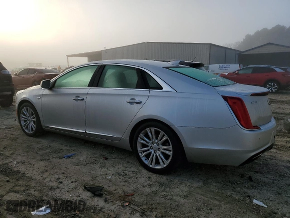 2019 Cadillac XTS Luxury z VIN 2G61M5S32K9122108, wystawiony jako Copart lot #84200804 z przebiegiem 105 778 mil mil oraz Szkody całkowita. Historia ofert i sprzedaży dostępna na DreamBid. Obrazek 2.