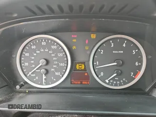 2007 BMW 5 Series 550i z VIN WBANB53547CN93565, wystawiony jako Copart lot #56524565 z przebiegiem 175 035 mil mil oraz Nie do naprawy • Non repairable. Historia ofert i sprzedaży dostępna na DreamBid. Obrazek 9.