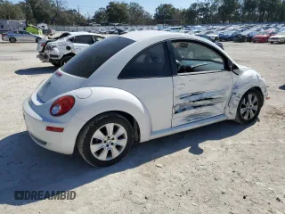 2010 Volkswagen New Beetle Coupe with VIN 3VWRW3AG3AM026607, listed as a Copart auction lot 44252385 with 64,285 mi miles and Salvage Title. Bid and sale history available at carsss.com. Image 3.