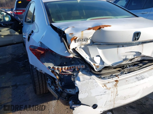 2014 Hyundai Equus Signature with VIN KMHGH4JH2EU083333, listed as a IAAI auction lot 41456178 with 111,929 mi miles and . Bid and sale history available at DreamBid. Image 16.