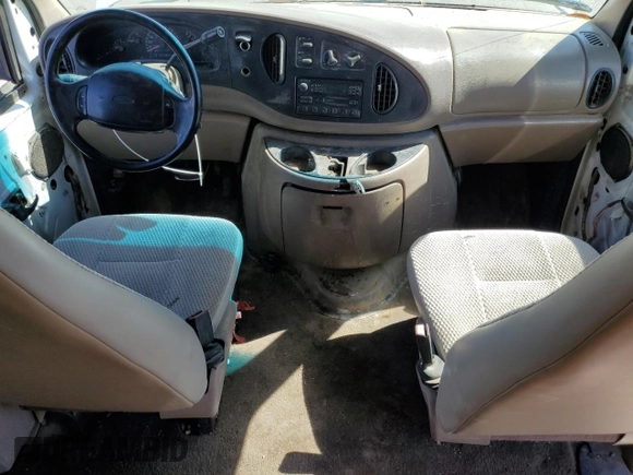 1998 Ford Econoline Wagon XL z VIN 1FBSS31LXWHA93170, wystawiony jako Copart lot #52535235 z przebiegiem 110 847 mil mil oraz Czysty tytuł • Clean title. Historia ofert i sprzedaży dostępna na DreamBid. Obrazek 8.