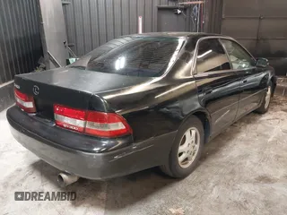 2001 Lexus ES 300 z VIN JT8BF28G415112517, wystawiony jako IAAI lot #42208849 z przebiegiem 202 029 mil mil oraz . Historia ofert i sprzedaży dostępna na DreamBid. Obrazek 4.