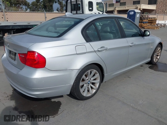2011 BMW 3 Series 328i with VIN WBAPH5C50BA441956, listed as a IAAI auction lot 41903593 with 100,455 mi miles and . Bid and sale history available at carsss.com. Image 4.