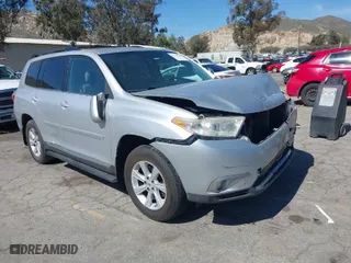 2011 Toyota Highlander with VIN 5TDBK3EH2BS060560, listed as a IAAI auction lot 41713322 with 143,122 mi miles. Bid and sale history available at carsss.com. Image 1.