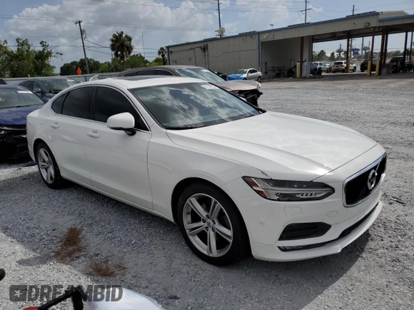 2017 Volvo S90 Momentum z VIN YV1102AK7H1008418, wystawiony jako Copart lot #61140255 z przebiegiem 122 787 mil mil oraz Czysty tytuł • Clean title. Historia ofert i sprzedaży dostępna na DreamBid. Obrazek 4.