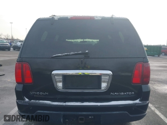 2005 Lincoln Navigator Luxury with VIN 5LMFU28535LJ11344, listed as a IAAI auction lot 41469627 with 177,036 mi miles. Bid and sale history available at carsss.com. Image 16.