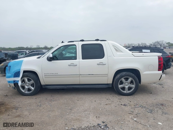 2012 Chevrolet Avalanche LTZ with VIN 3GNMCGE04CG103276, listed as a IAAI auction lot 41913522 with 139,633 mi miles. Bid and sale history available at carsss.com. Image 14.