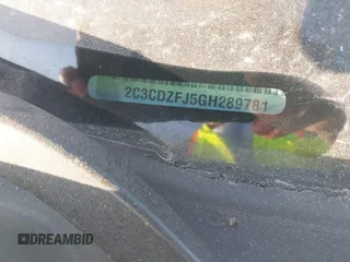 2016 Dodge Challenger R/T Scat Pack z VIN 2C3CDZFJ5GH289781, wystawiony jako IAAI lot #42098014 z przebiegiem Nie podano mil oraz . Historia ofert i sprzedaży dostępna na DreamBid. Obrazek 9.