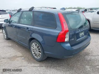 2010 Volvo V50 with VIN YV1382MW3A2540085, listed as a IAAI auction lot 41831999 with 137,173 mi miles. Bid and sale history available at carsss.com. Image 3.