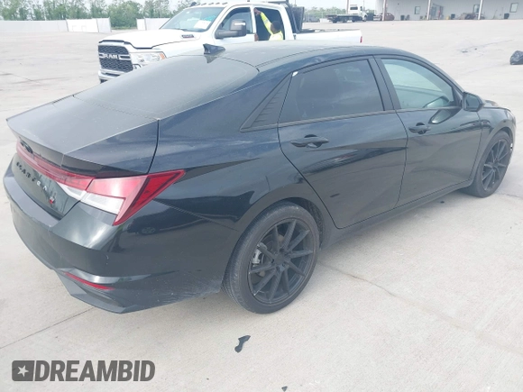 2022 Hyundai Elantra SE with VIN 5NPLL4AG4NH053284, listed as a IAAI auction lot 41964944 with 35,452 mi miles and . Bid and sale history available at DreamBid. Image 4.