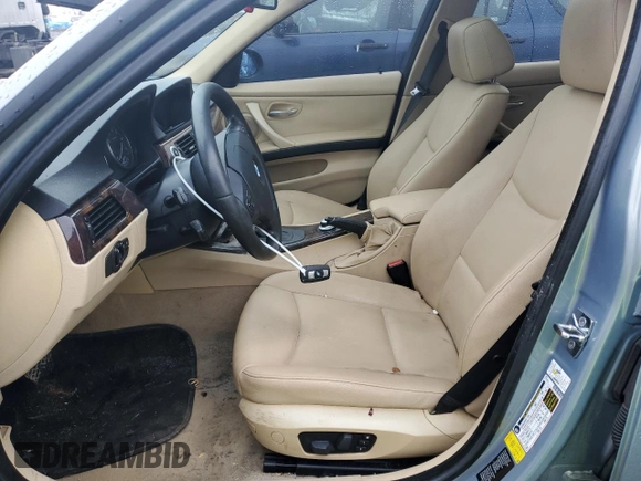 2008 BMW 3 Series 328xi z VIN WBAVC93568K040752, wystawiony jako Copart lot #45042605 z przebiegiem 162 092 mil mil oraz Czysty tytuł • Clean title. Historia ofert i sprzedaży dostępna na DreamBid. Obrazek 7.