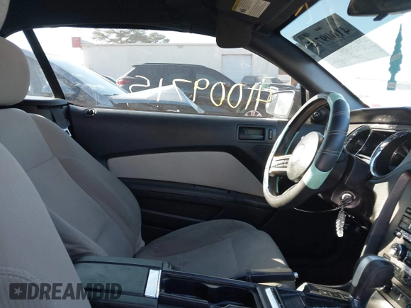 2013 Ford Mustang V6 with VIN 1ZVBP8EM0D5204477, listed as a IAAI auction lot 41009715 with 190,564 mi miles and . Bid and sale history available at DreamBid. Image 5.