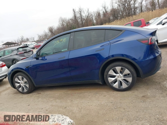 2024 Tesla Model Y Long Range with VIN 7SAYGDEE9RA269882, listed as a IAAI auction lot 41771485 with 18,145 mi miles. Bid and sale history available at carsss.com. Image 15.