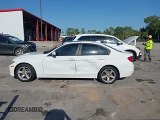 2015 BMW 3 Series 320i xDrive с VIN WBA3C3G58FNS73185, выставлен на аукционе IAAI как лот 42264374 с пробегом 91 192 миль миль и . История ставок и продаж доступна на DreamBid. Изображение 15.