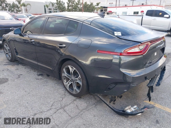 2020 Kia Stinger GT-Line with VIN KNAE15LA1L6086826, listed as a IAAI auction lot 41599914 with 133,493 mi miles. Bid and sale history available at carsss.com. Image 3.