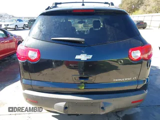 2011 Chevrolet Traverse 1LT z VIN 1GNKRGED3BJ373931, wystawiony jako IAAI lot #40876388 z przebiegiem 234 394 mil mil oraz . Historia ofert i sprzedaży dostępna na DreamBid. Obrazek 16.