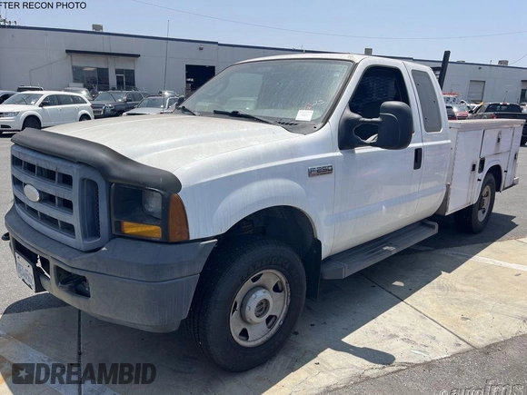 2006 Ford F-250 z VIN 1FDSX215X6ED85987, wystawiony jako IAAI lot #42764950 z przebiegiem 185 352 mil mil oraz . Historia ofert i sprzedaży dostępna na DreamBid. Obrazek 6.