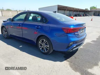 2022 Kia Forte LXS z VIN 3KPF24AD1NE454494, wystawiony jako IAAI lot #42077580 z przebiegiem 53 679 mil mil oraz . Historia ofert i sprzedaży dostępna na DreamBid. Obrazek 3.