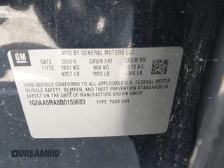 2013 Cadillac ATS z VIN 1G6AA5RA8D0139683, wystawiony jako IAAI lot #42410090 z przebiegiem 127 323 mil mil oraz . Historia ofert i sprzedaży dostępna na DreamBid. Obrazek 9.