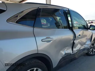2020 Ford Escape Titanium с VIN 1FMCU9J92LUB28137, выставлен на аукционе IAAI как лот 42370699 с пробегом 53 253 миль миль и . История ставок и продаж доступна на DreamBid. Изображение 6.