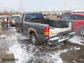 2002 Chevrolet Silverado 1500 with VIN 1GCEC14W52Z150878, listed as a IAAI auction lot 41603704 with 270,802 mi miles. Bid and sale history available at carsss.com. Image 3.