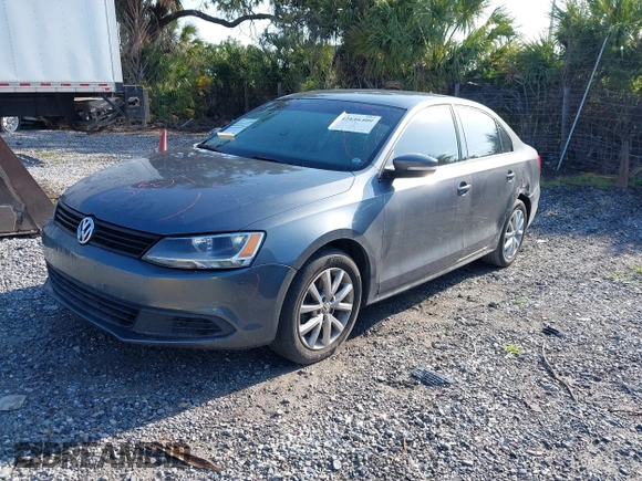 2012 Volkswagen Jetta SE с VIN 3VWDX7AJ3CM327942, выставлен на аукционе IAAI как лот 42146409 с пробегом 165 734 миль миль и . История ставок и продаж доступна на DreamBid. Изображение 2.
