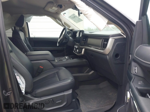 2024 Ford Expedition Max XLT with VIN 1FMJK1H82REA17635, listed as a IAAI auction lot 41961871 with 18,344 mi miles and . Bid and sale history available at DreamBid. Image 5.
