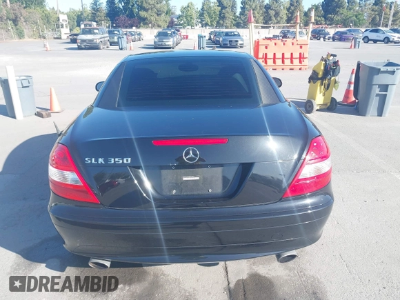 2005 Mercedes-Benz SLK 230/320 z VIN WDBWK56F85F051357, wystawiony jako IAAI lot #42298379 z przebiegiem 50 038 mil mil oraz . Historia ofert i sprzedaży dostępna na DreamBid. Obrazek 16.