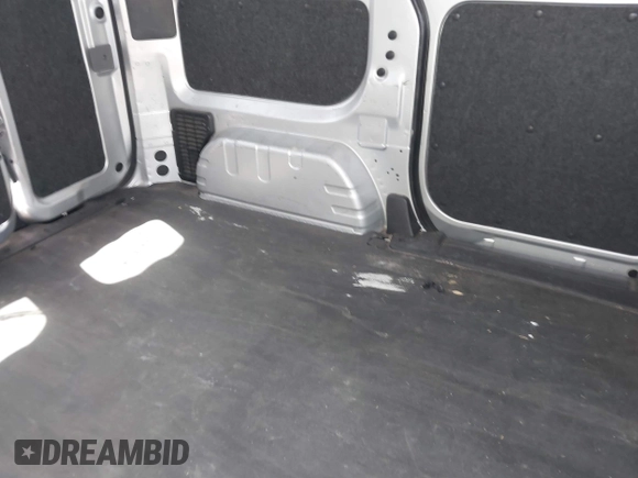 2015 Chevrolet City Express Cargo LT z VIN 3N63M0ZN1FK702603, wystawiony jako IAAI lot #39793062 z przebiegiem 101 593 mil mil oraz . Historia ofert i sprzedaży dostępna na DreamBid. Obrazek 8.