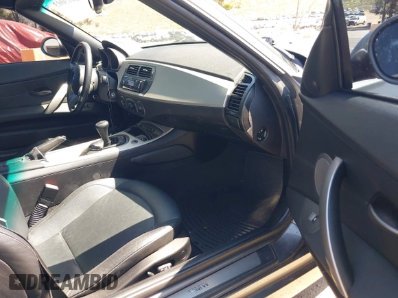 2004 BMW Z4 2.5i with VIN 4USBT33454LR66908, listed as a IAAI auction lot 42013003 with 71,368 mi miles and . Bid and sale history available at DreamBid. Image 5.