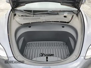 2022 Tesla Model 3 z VIN 5YJ3E1EA0NF375126, wystawiony jako Copart lot #53294925 z przebiegiem 28 318 mil mil oraz Szkoda całkowita • Salvage title. Historia ofert i sprzedaży dostępna na DreamBid. Obrazek 11.