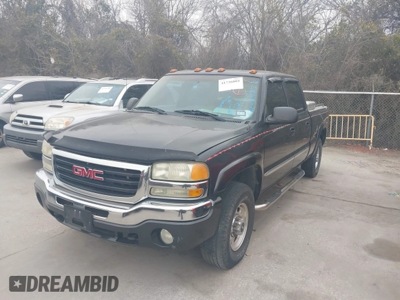 2003 GMC Sierra 1500HD SLE z VIN 1GTGC13U63F241508, wystawiony jako IAAI lot #41736802 z przebiegiem 228 853 mil mil oraz . Historia ofert i sprzedaży dostępna na DreamBid. Obrazek 2.