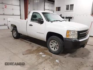 2008 Chevrolet Silverado 1500 Work Truck with VIN 1GCEK14C48Z215558, listed as a IAAI auction lot 41947700 with 147,591 mi miles. Bid and sale history available at carsss.com. Image 1.