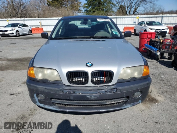 2001 BMW 3 Series 330i with VIN WBAAV53421JR79675, listed as a Copart auction lot 50988985 with 134,600 mi miles and Salvage Title. Bid and sale history available at carsss.com. Image 5.