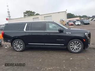 2021 GMC Yukon XL Denali with VIN 1GKS2JKL1MR257867, listed as a IAAI auction lot 41510299 with 62,443 mi miles. Bid and sale history available at carsss.com. Image 13.