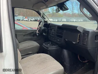 2019 Chevrolet Express Passenger LT with VIN 1GAZGPFGXK1236869, listed as a Copart auction lot 81742124 with 88,445 mi miles and Salvage Title. Bid and sale history available at carsss.com. Image 5.