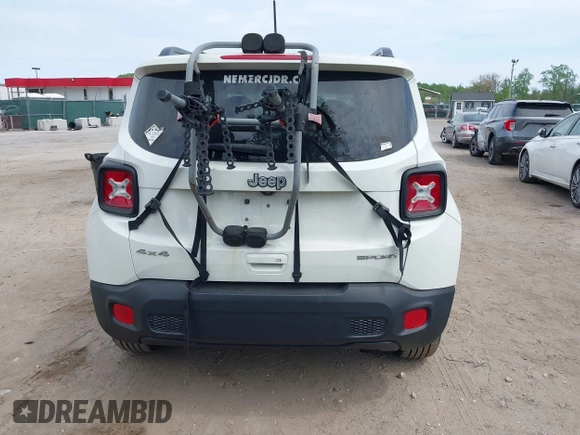 2018 Jeep Renegade Sport with VIN ZACCJBABXJPJ38577, listed as a IAAI auction lot 42112944 with 139,439 mi miles. Bid and sale history available at carsss.com. Image 16.