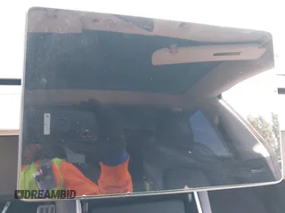 2020 Tesla Model 3 Long Range z VIN 5YJ3E1EB3LF621348, wystawiony jako IAAI lot #42121895 z przebiegiem Nie podano mil oraz . Historia ofert i sprzedaży dostępna na DreamBid. Obrazek 18.