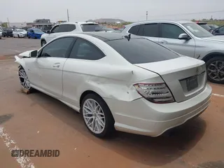 2012 Mercedes-Benz C 250 с VIN WDDGJ4HB0CF848914, выставлен на аукционе IAAI как лот 42360885 с пробегом 171 456 миль миль и . История ставок и продаж доступна на DreamBid. Изображение 3.