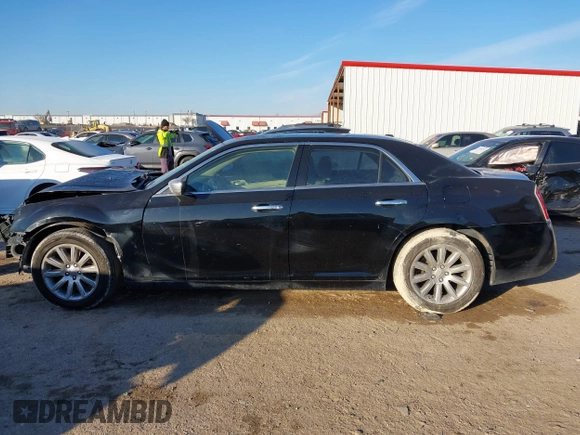 2011 Chrysler 300 Limited with VIN 2C3CA5CG2BH598580, listed as a IAAI auction lot 41330840 with 185,821 mi miles. Bid and sale history available at carsss.com. Image 14.