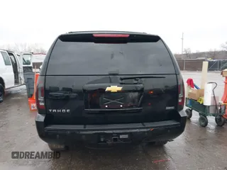 2012 Chevrolet Tahoe LT z VIN 1GNSCBE04CR227932, wystawiony jako IAAI lot #38472865 z przebiegiem 167 457 mil mil oraz . Historia ofert i sprzedaży dostępna na DreamBid. Obrazek 17.
